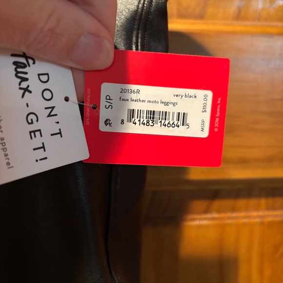 Spanx Faux Leather Moto Leggings in Very Black Small NWT - Picture 4 of 9